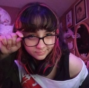 Meet your Posher, Thaís